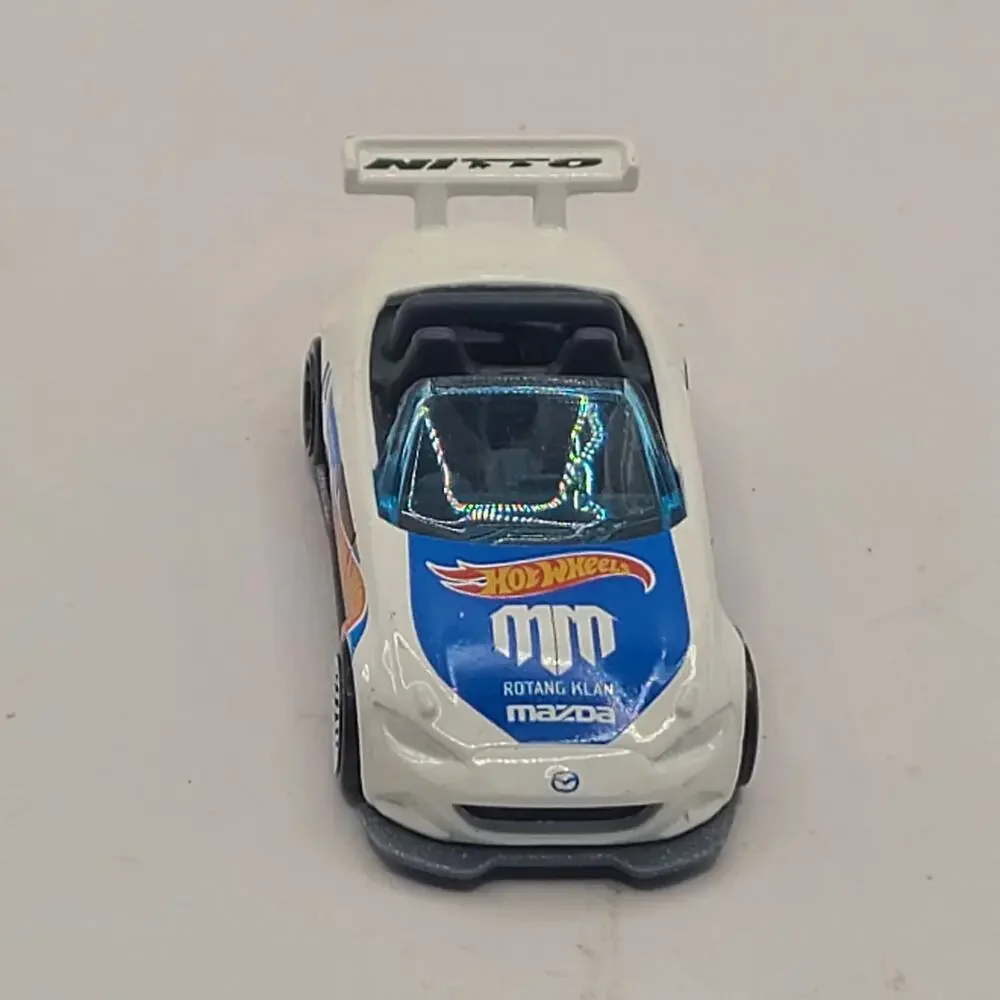 '15 Mazda MX-5 Miata. 2018 Hot Wheels 40/365. FJX66.